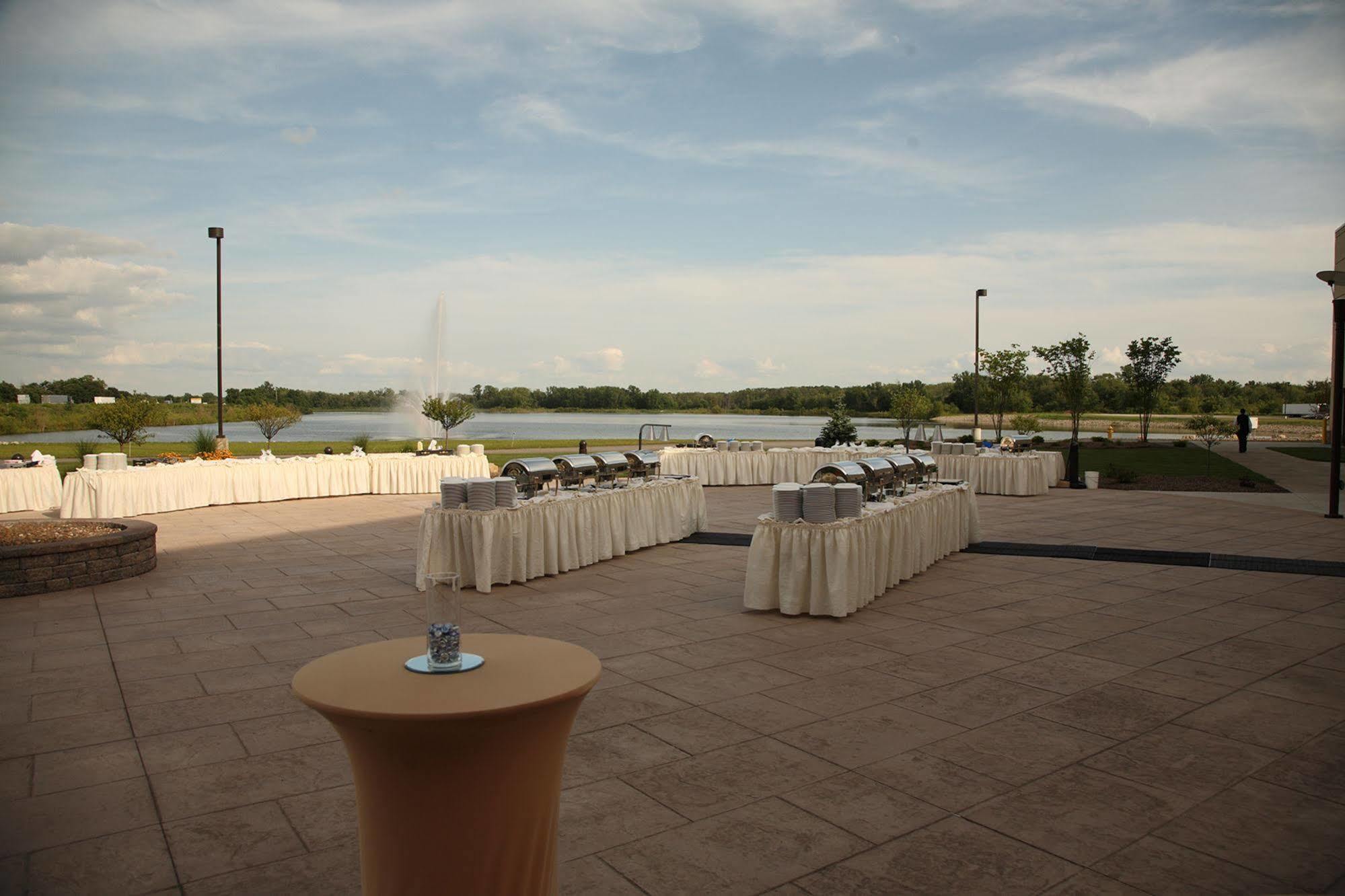 Bally'S Quad Cities Casino & Hotel Rock Island Exterior photo